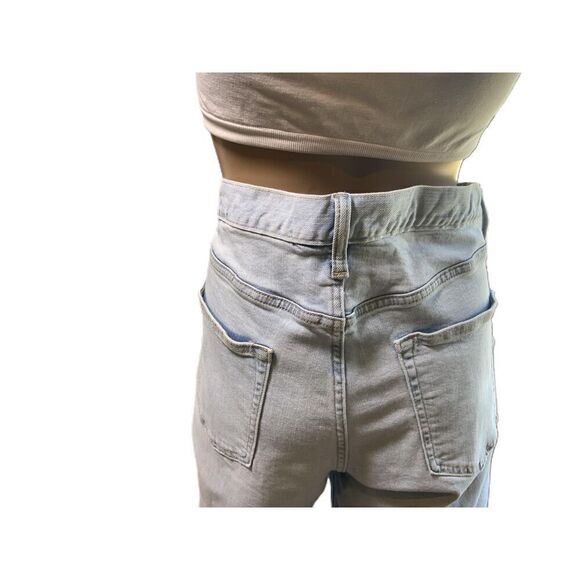 Old Navy Light Wash Distressed Frayed Hem Denim Shorts Size 36 - Picture 9 of 14